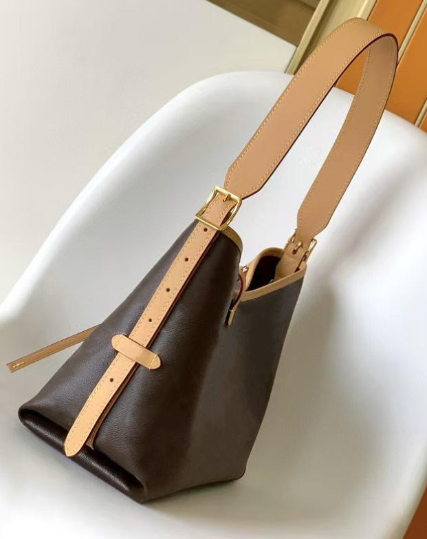 Large-Capacity Shoulder Bag: New Arrival—An Atmospheric, Casual Tote with a Simple, Elegant, and Vintage Design for Women
